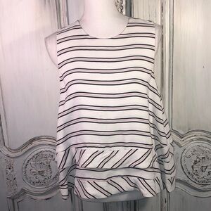 Belle Vere Sleeveless Double Layer A- Line Round Neck Top Size Medium